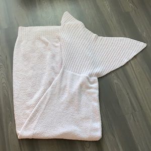 Bearfoot dreams light pink mermaid tail blanket